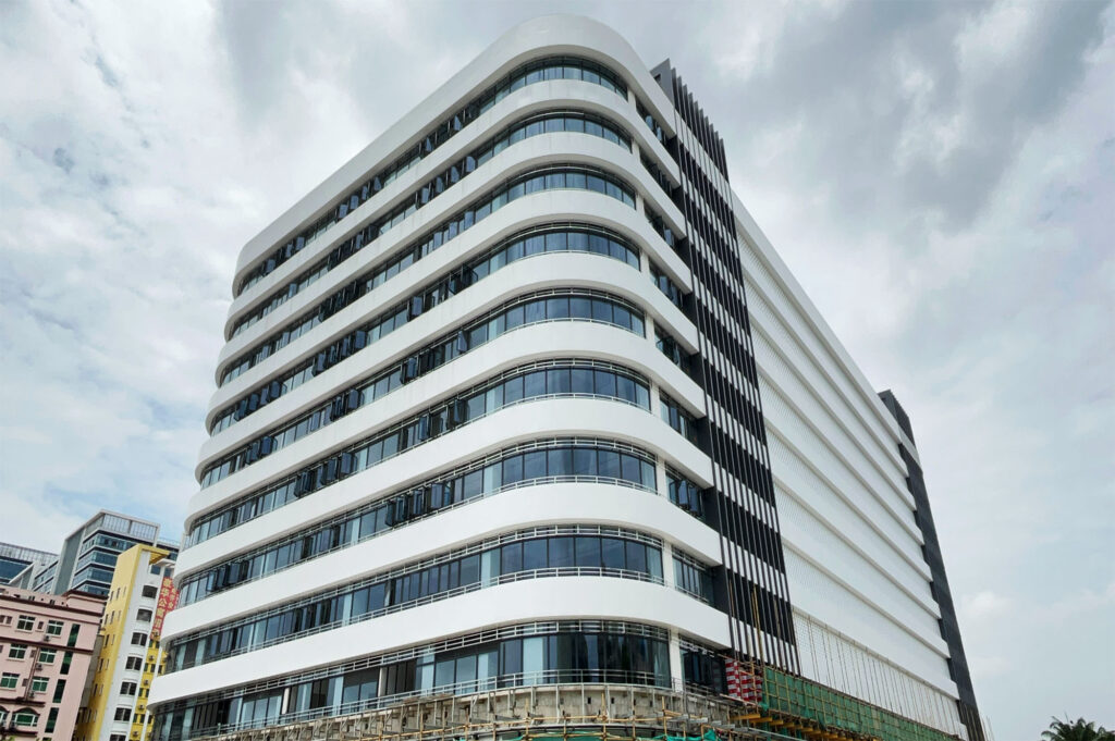 Curtain wall glass for commercial building facade