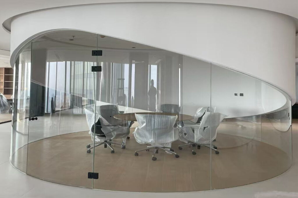 Frameless interior glass partitions for modern offices