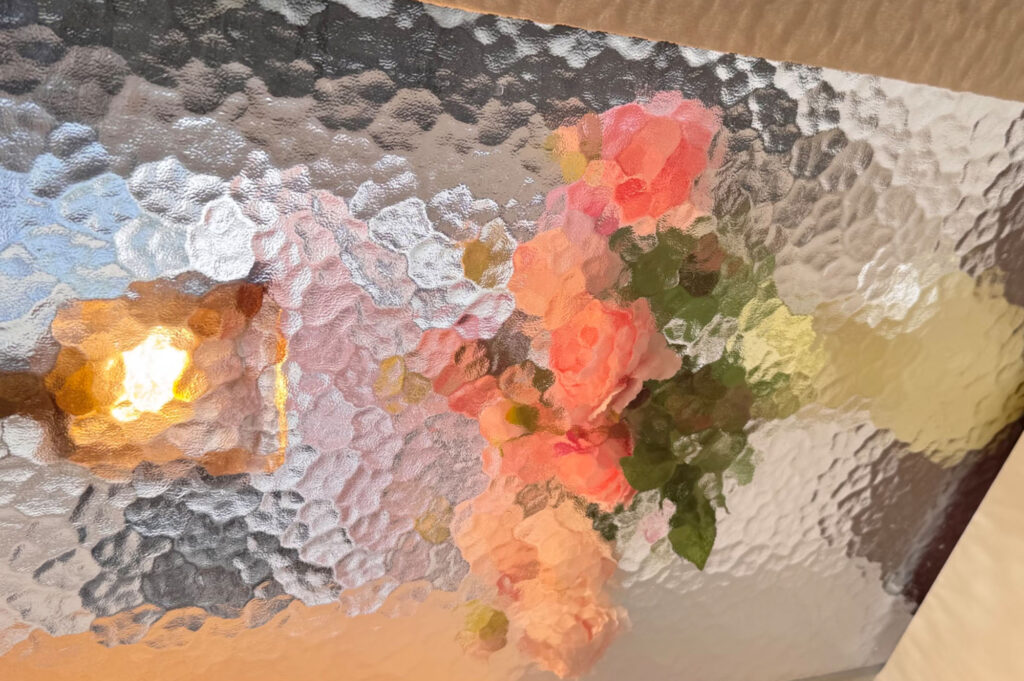 Decorative interior glass panels for architectural design